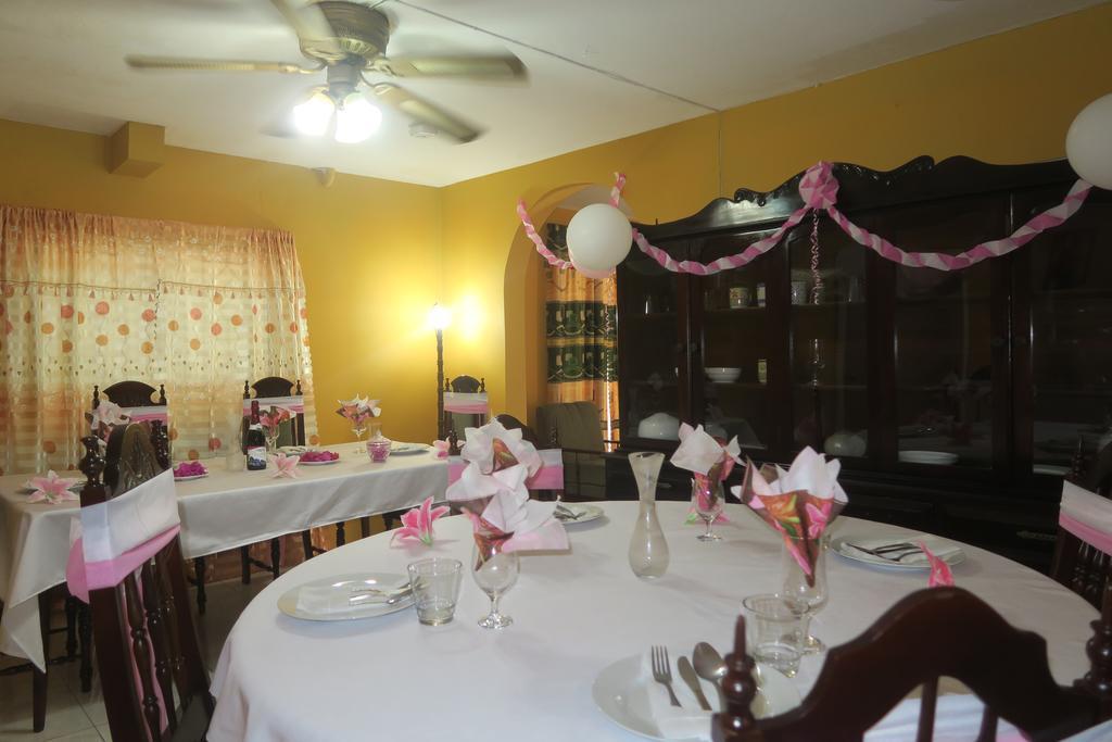 Enchanted Villas Inn Montego Bay Exterior foto