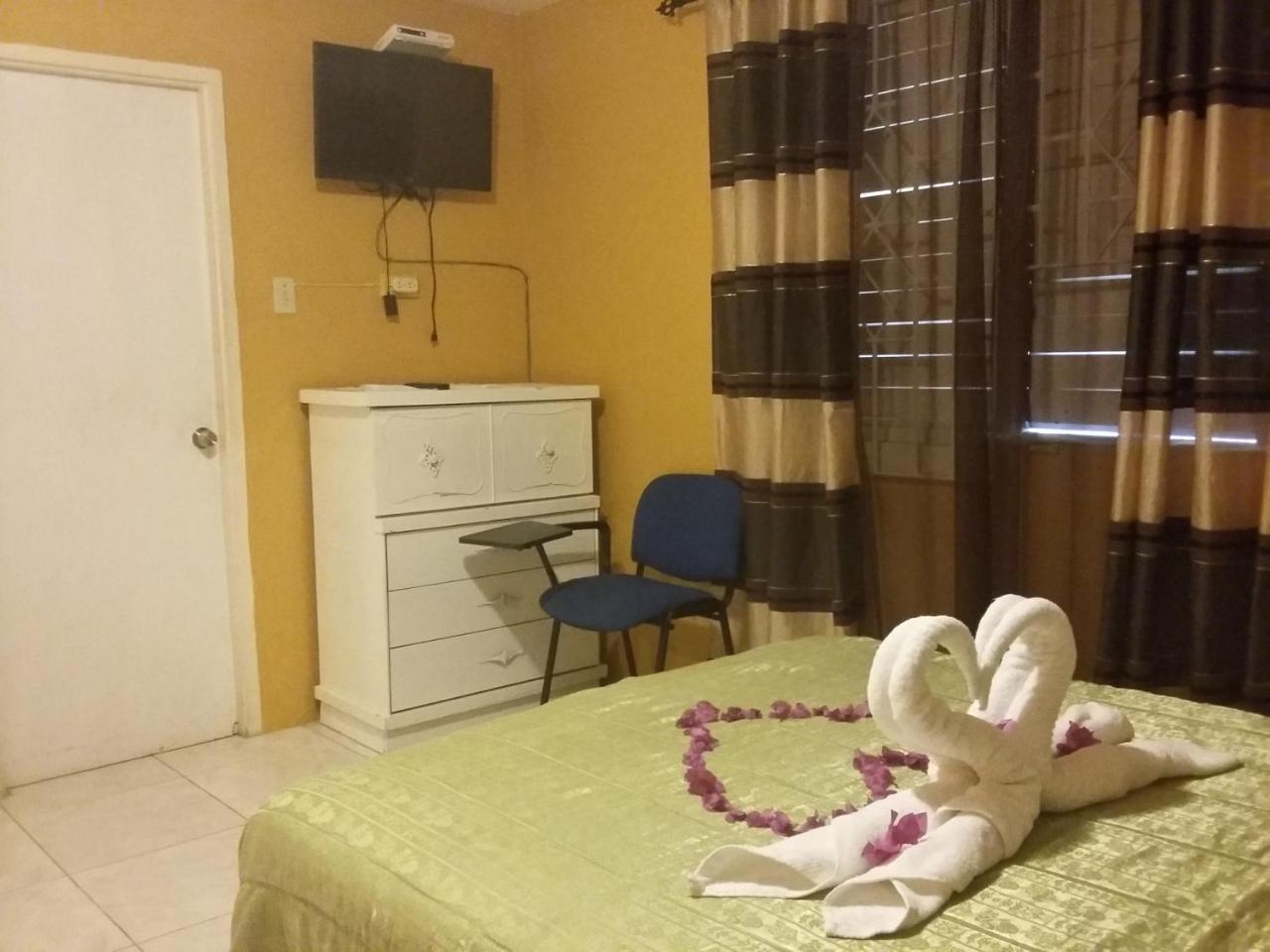 Enchanted Villas Inn Montego Bay Exterior foto