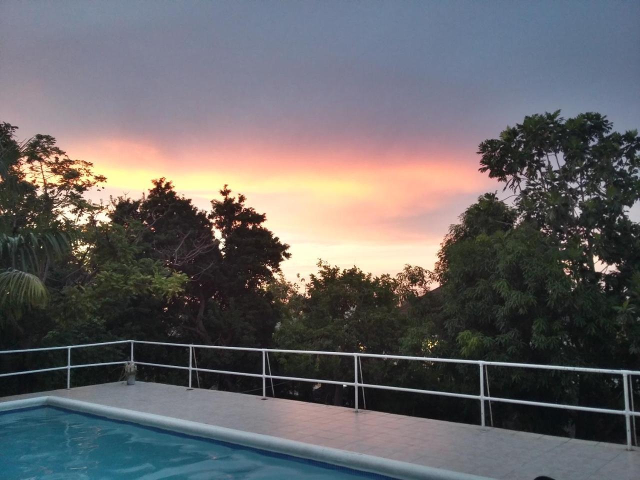 Enchanted Villas Inn Montego Bay Exterior foto